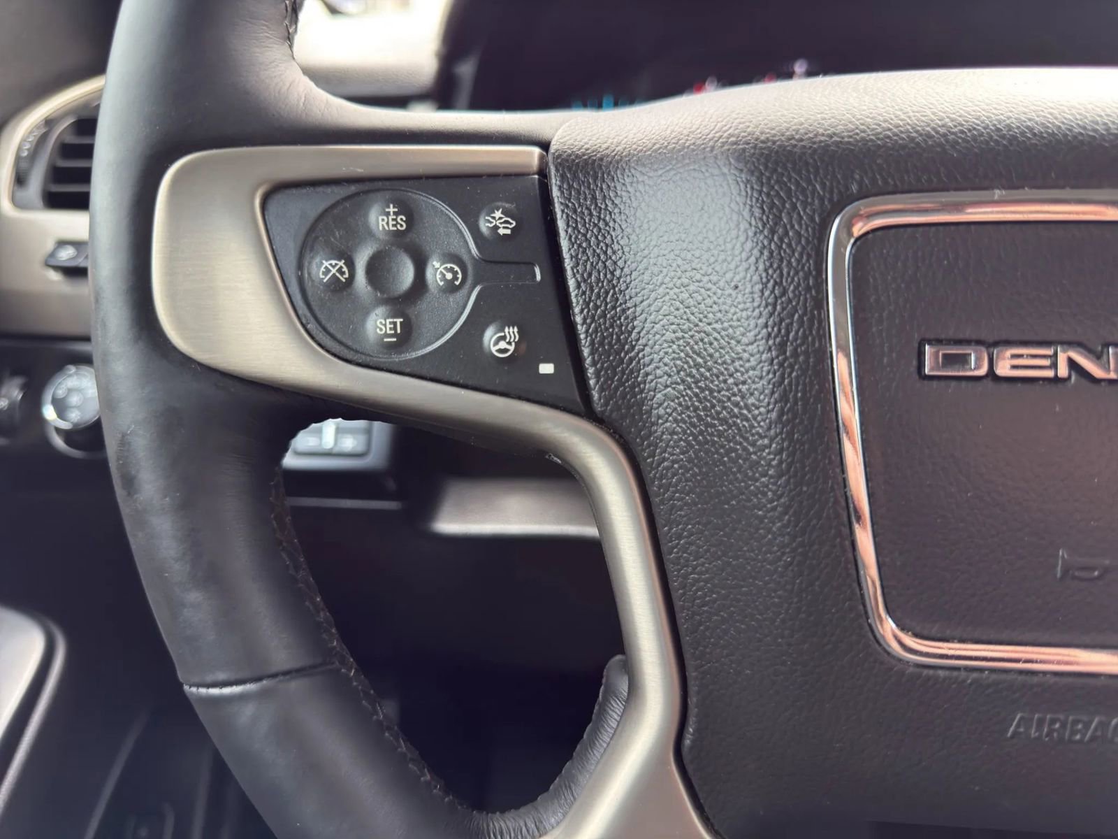 Used 2018 GMC Yukon XL Denali w/ Denali Ultimate Package image 17