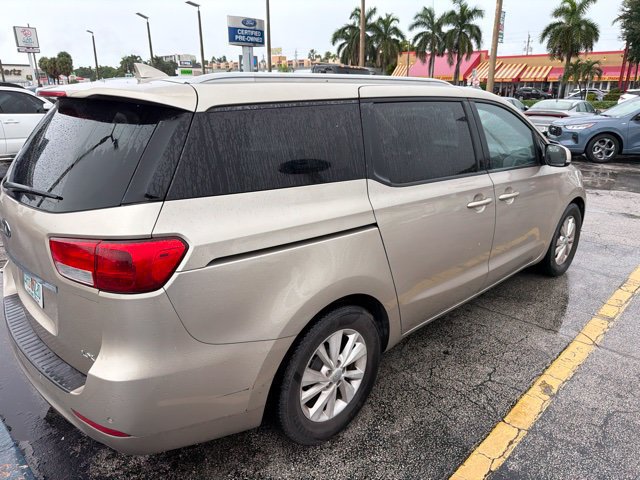Used 2015 Kia Sedona LX FWD image 4