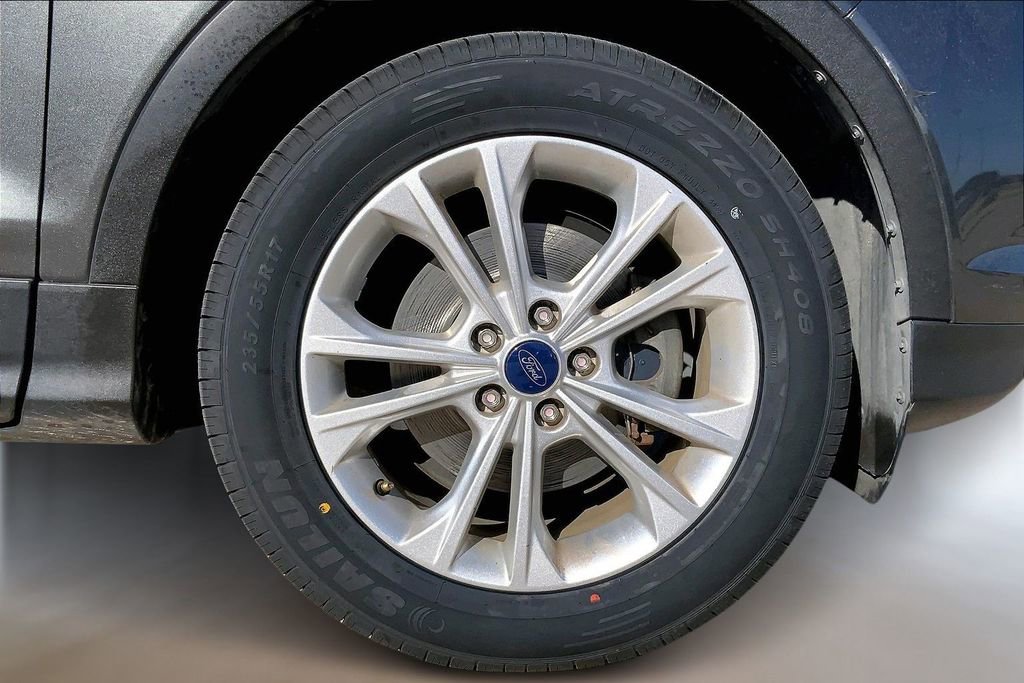 Used 2017 Ford Escape SE image 9