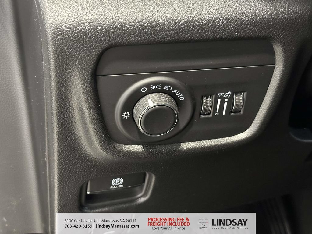 New 2026 Jeep Grand Cherokee Altitude AWD/4WD image 28