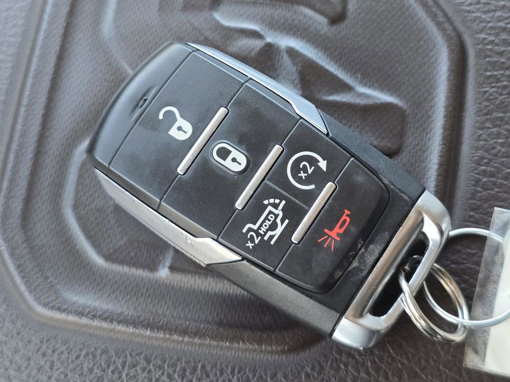 Used 2025 RAM 1500 Laramie image 32