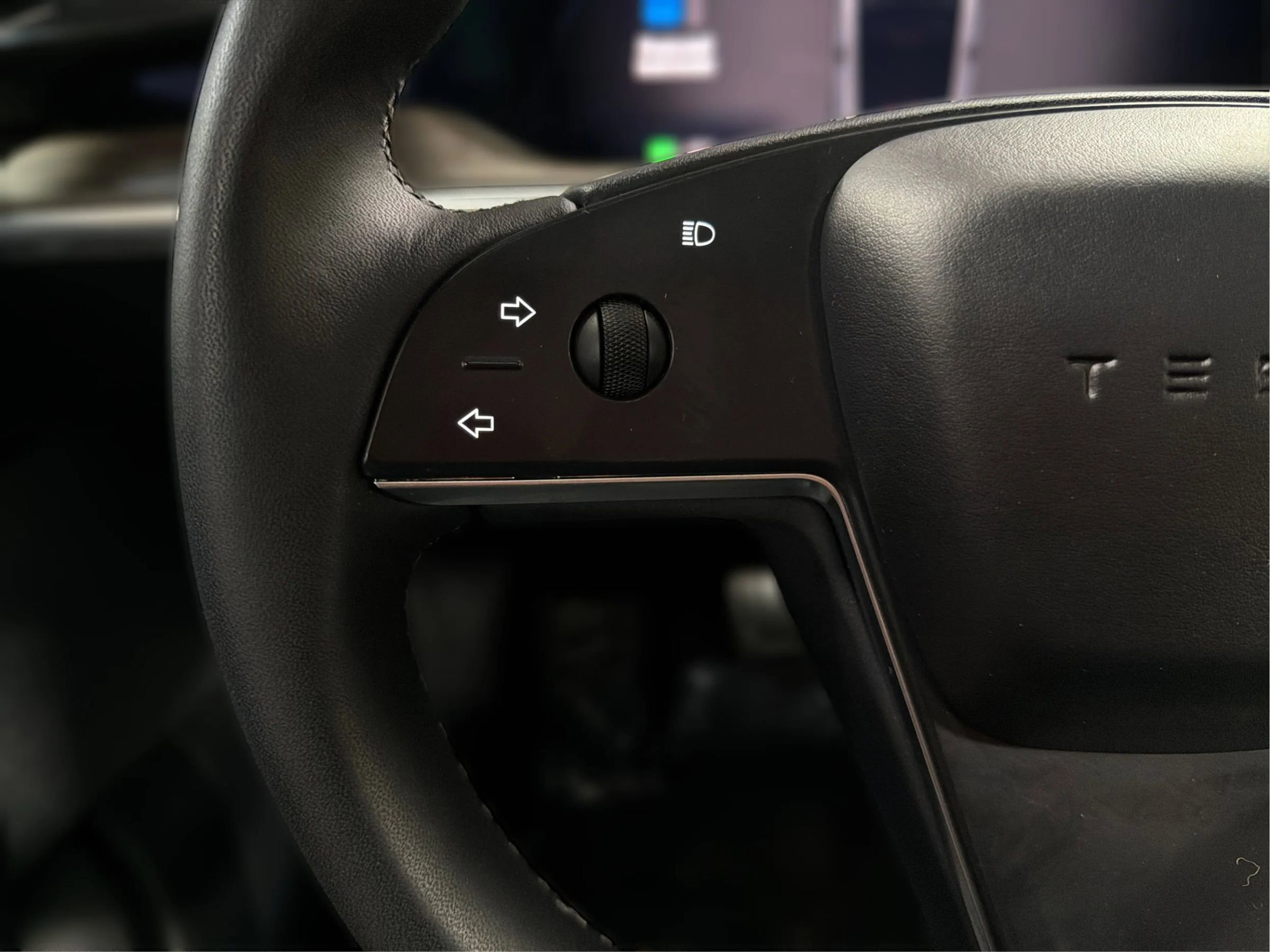 Used 2023 Tesla Model S Standard Range image 33