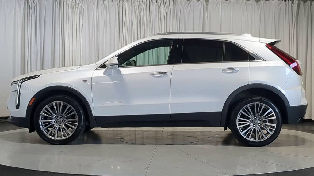 Used 2024 Cadillac XT4 Premium Luxury AWD/4WD image 5