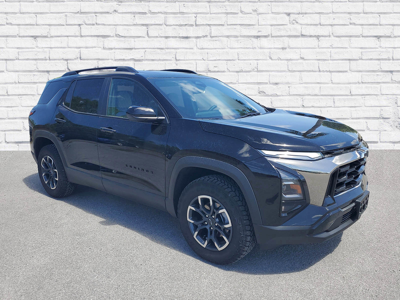 Used 2025 Chevrolet Equinox ACTIV AWD/4WD image 3