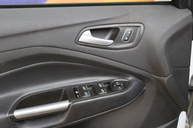 Used 2019 Ford Escape SE w/ Ford Safe & Smart Package AWD/4WD image 13