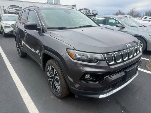 Used 2022 Jeep Compass Limited image 3