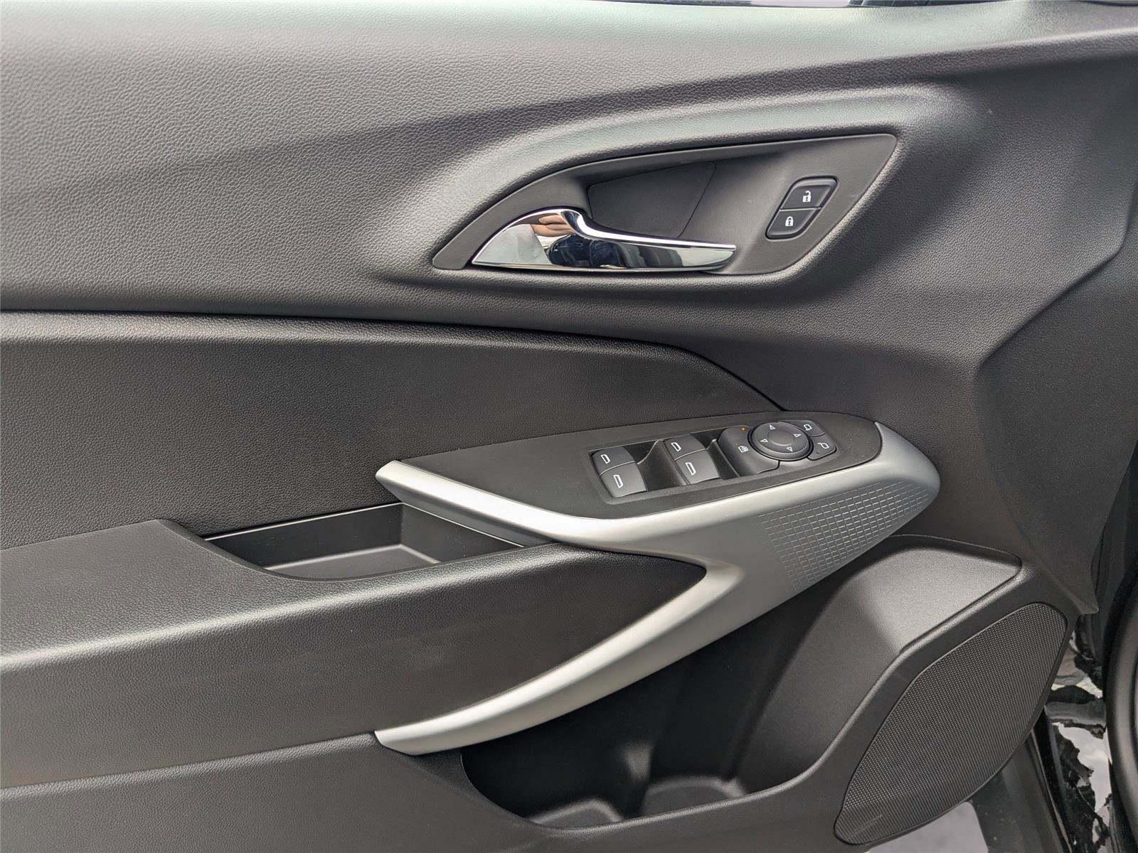 New 2026 Chevrolet Trax RS image 19