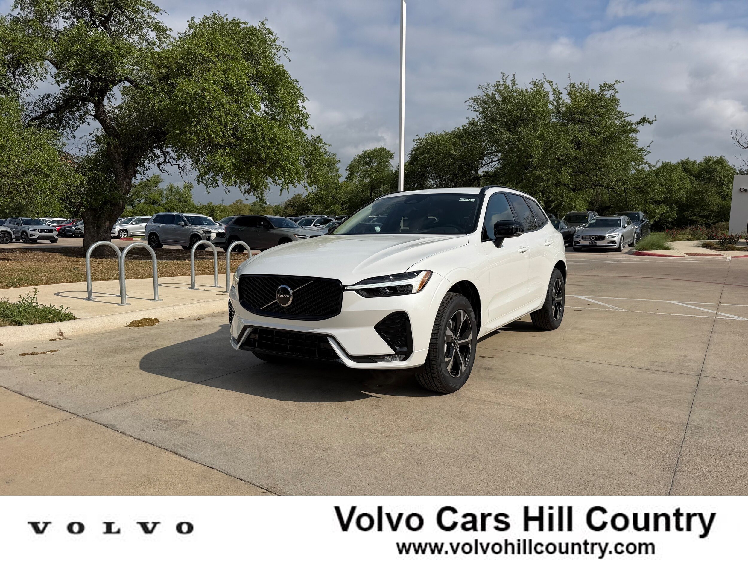 New 2026 Volvo XC60 B5 Core AWD/4WD image 1