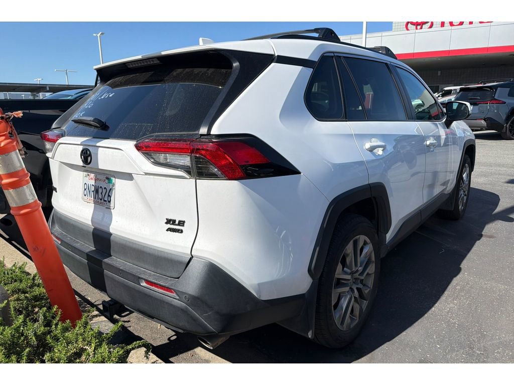 Certified 2020 Toyota RAV4 XLE Premium image 5