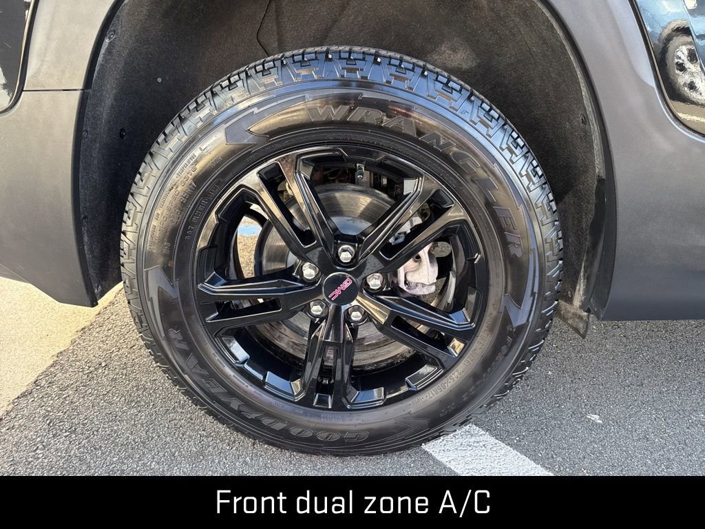 Used 2023 GMC Terrain AT4 w/ Infotainment Package II image 9