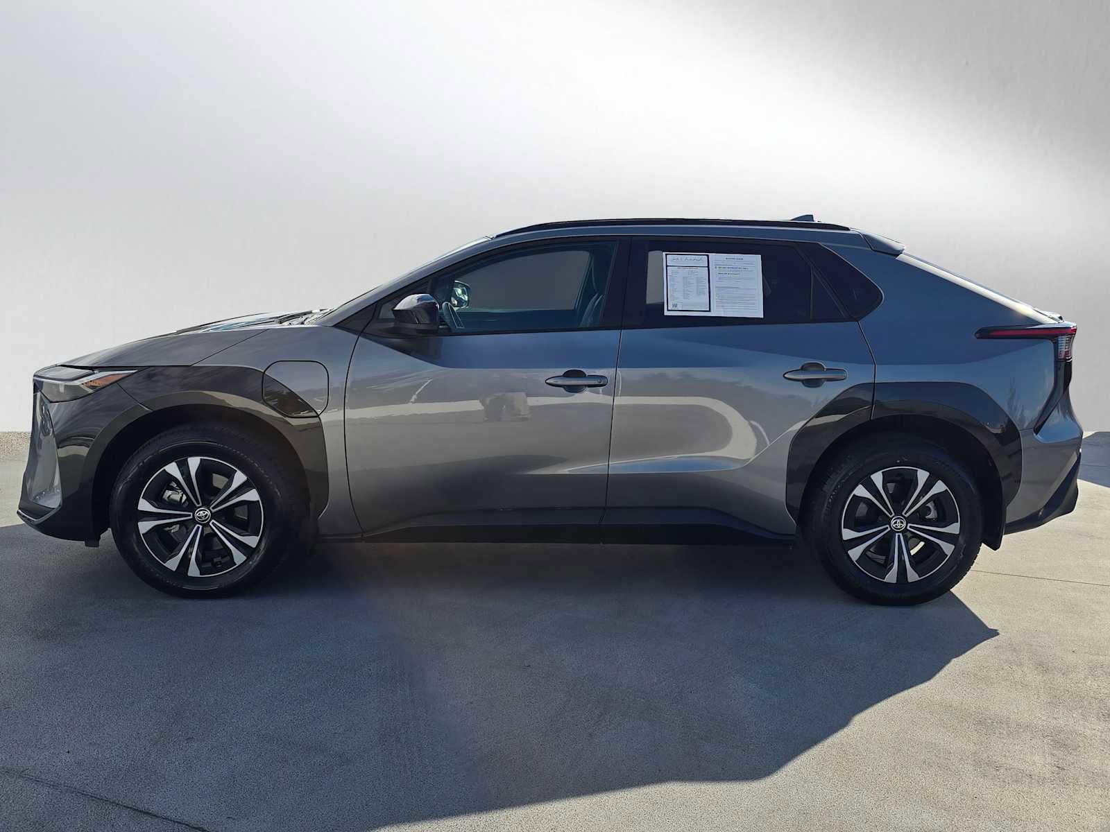 Used 2024 Toyota bZ4X XLE w/ Weather Package image 6