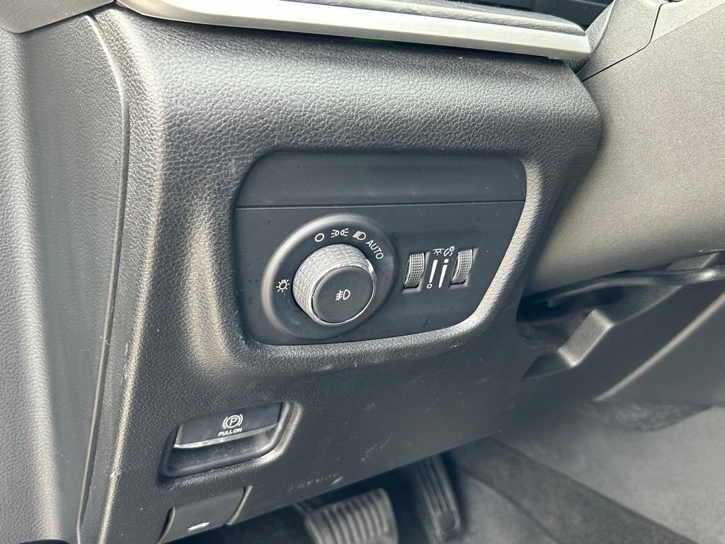 Used 2021 Jeep Grand Cherokee L Limited image 19