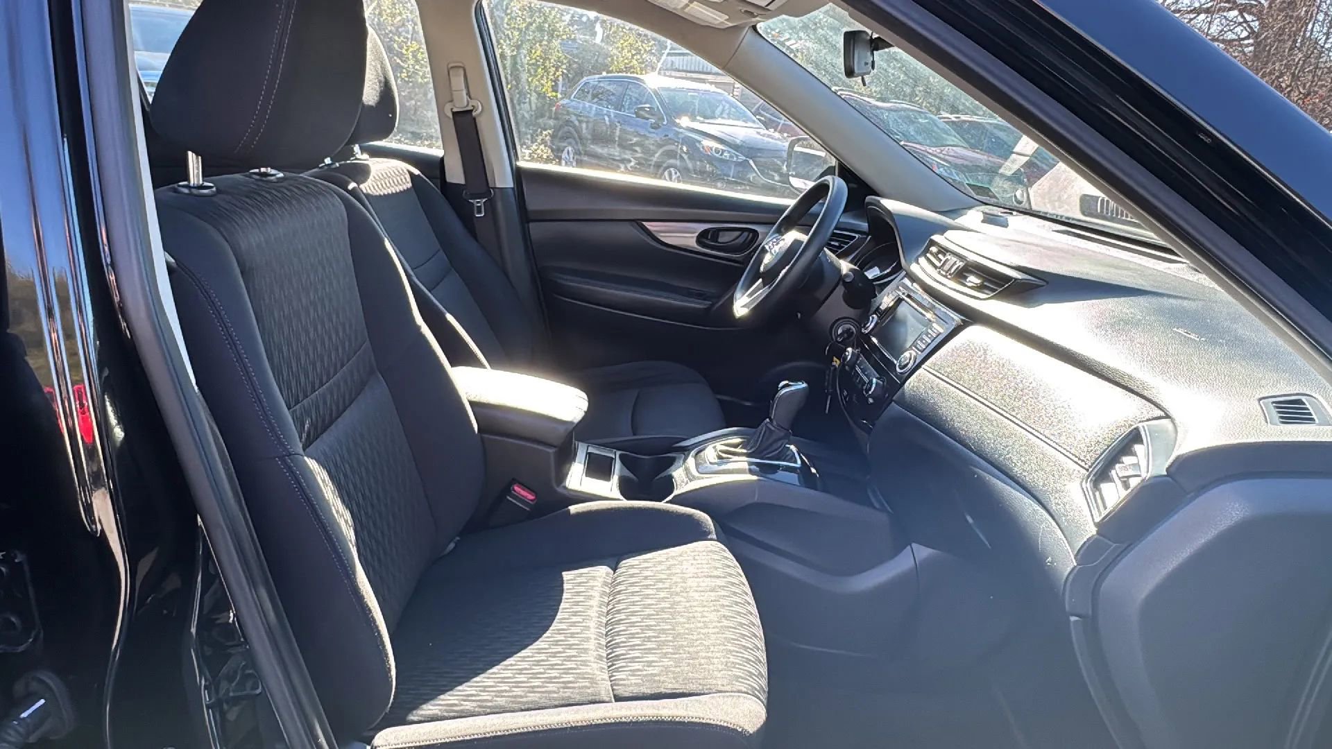 Used 2020 Nissan Rogue S image 12