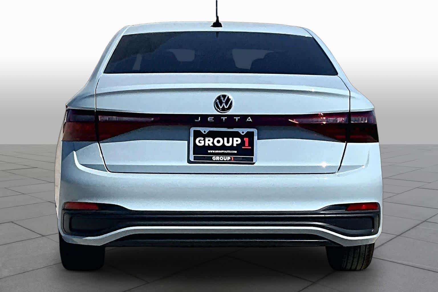 New 2027 Volkswagen Jetta SE FWD image 4