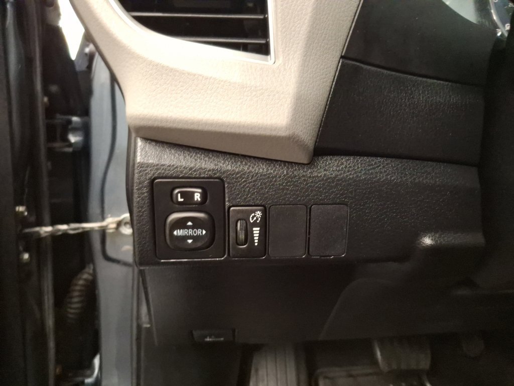 Used 2014 Toyota Corolla LE FWD image 22
