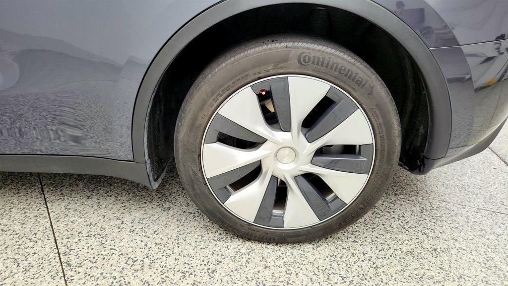 Used 2023 Tesla Model Y Long Range AWD/4WD image 9