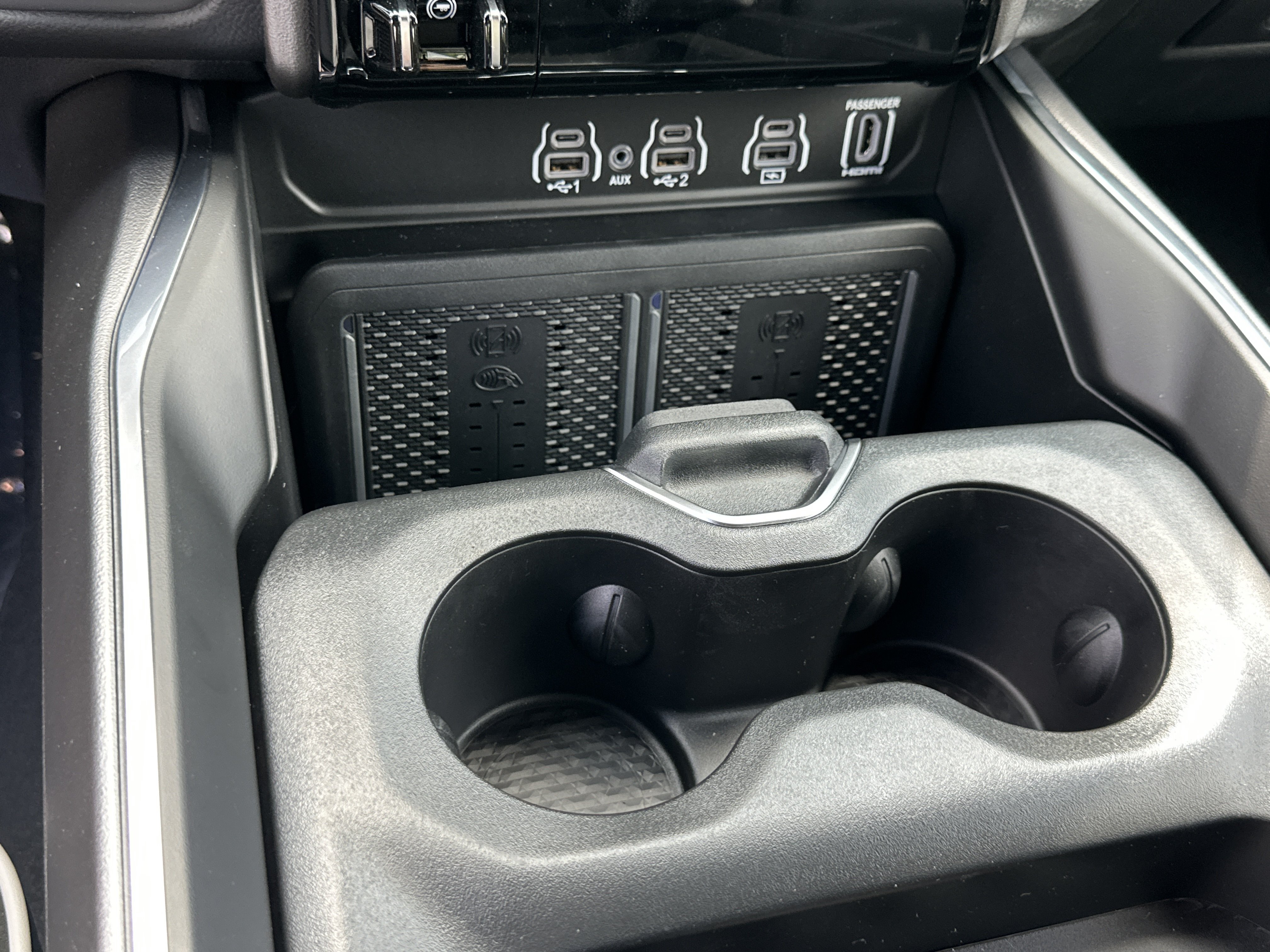 New 2026 RAM 1500 Laramie w/ Night Edition AWD/4WD image 6