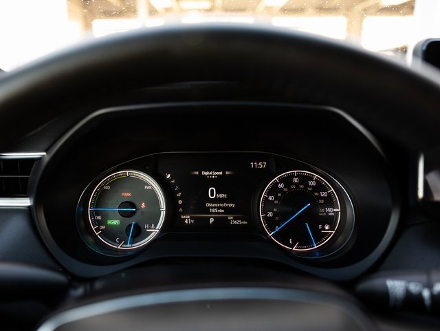 Used 2022 Toyota Venza XLE image 16