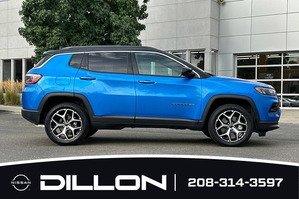 Used 2025 Jeep Compass Limited AWD/4WD image 3