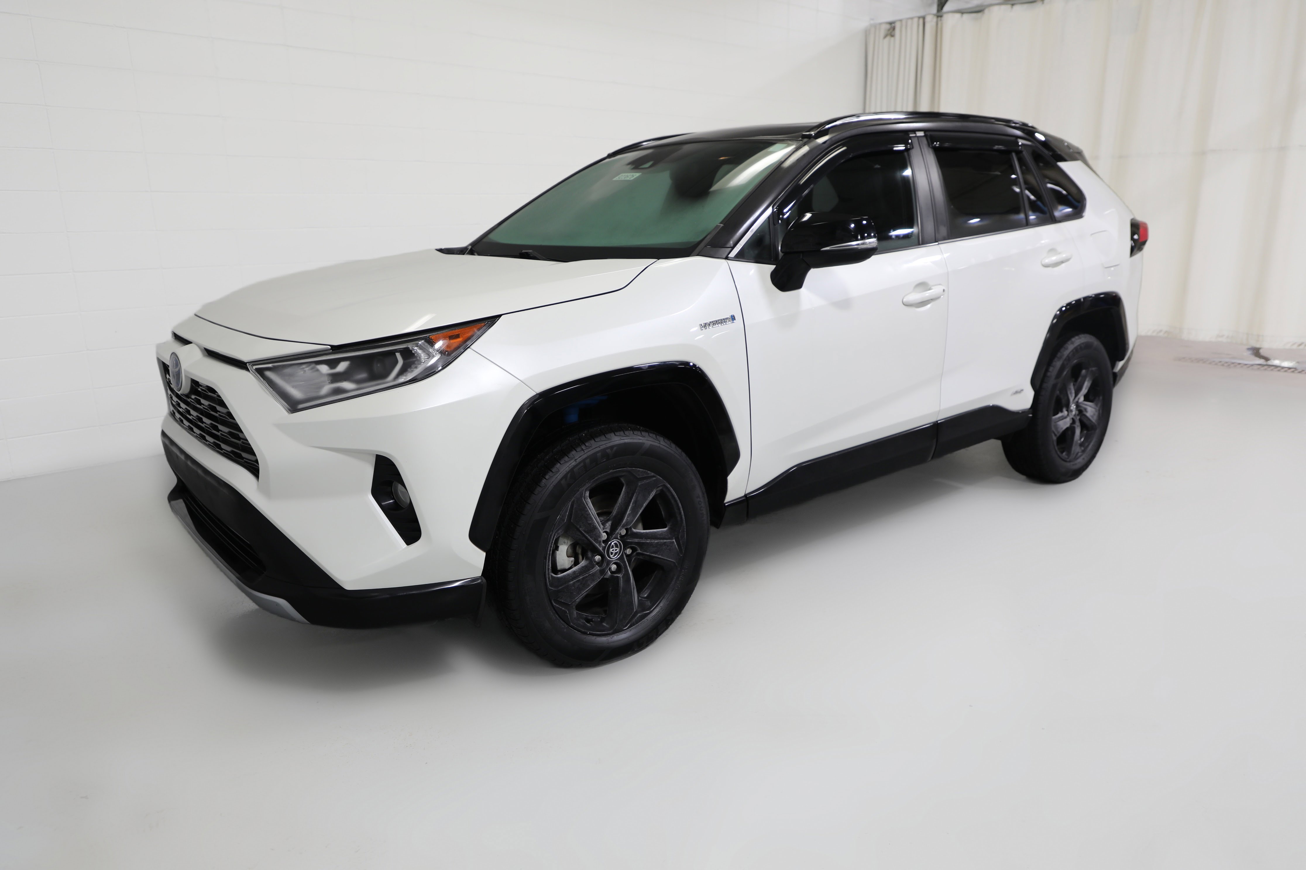 Used 2020 Toyota RAV4 XSE image 13