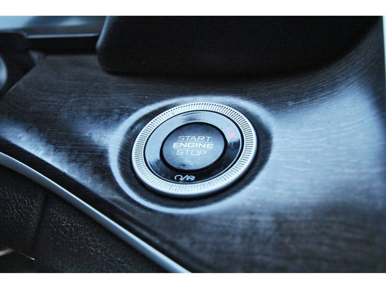 Used 2023 Jeep Grand Cherokee L Limited w/ Black Appearance Package image 21