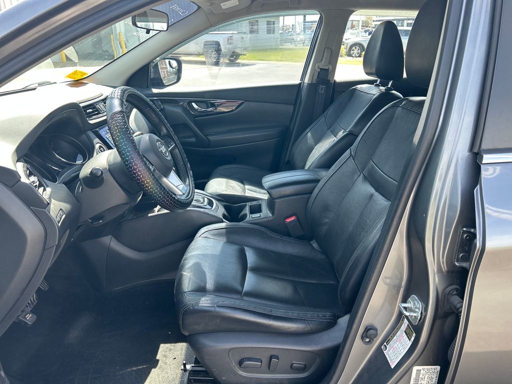 Used 2017 Nissan Rogue Sport SL image 10