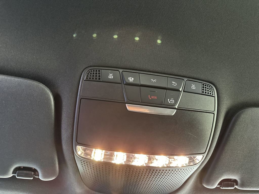 Used 2022 Mercedes-Benz GLC 300 4MATIC image 24