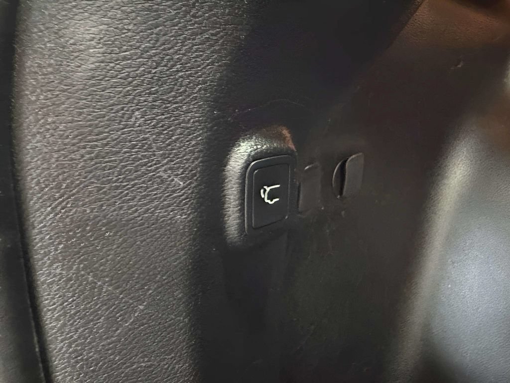 Used 2021 Jeep Cherokee Trailhawk AWD/4WD image 8