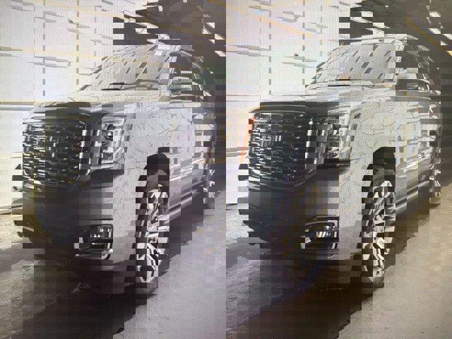 Used 2018 GMC Yukon Denali w/ Denali Ultimate Package image 3