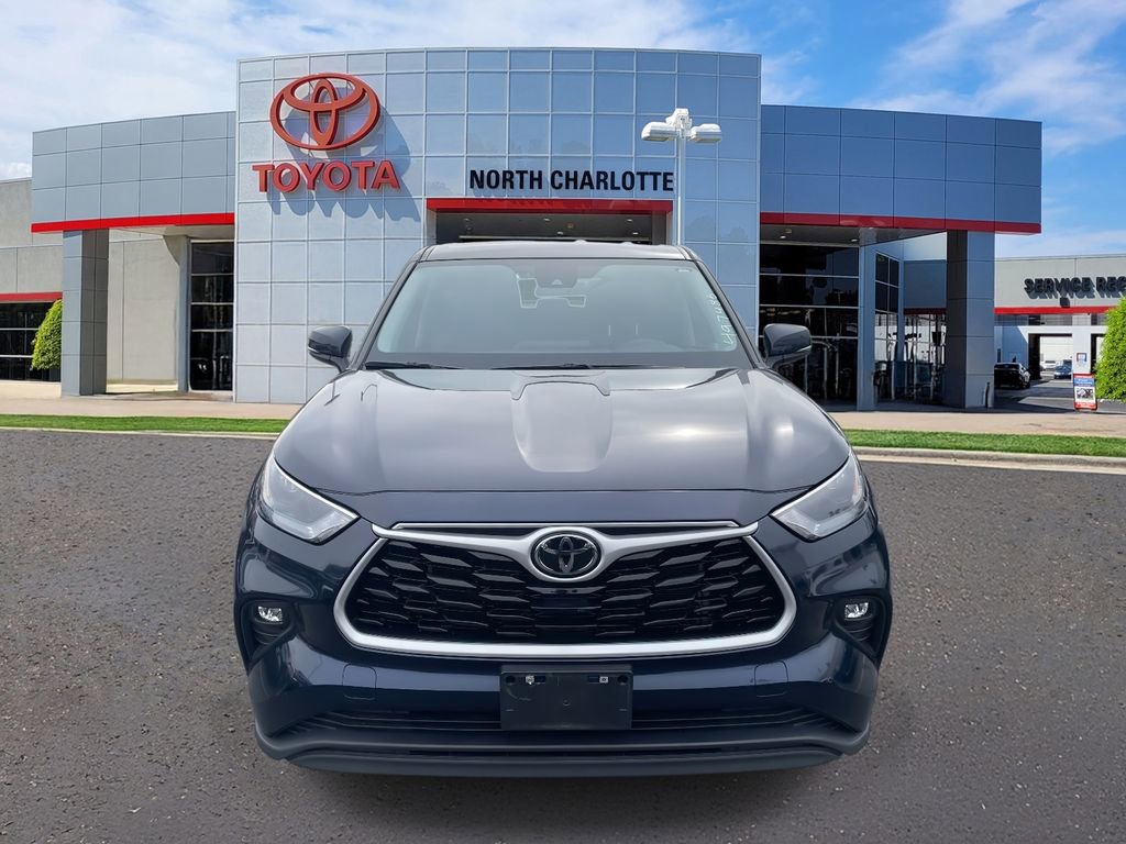 Used 2023 Toyota Highlander LE image 5