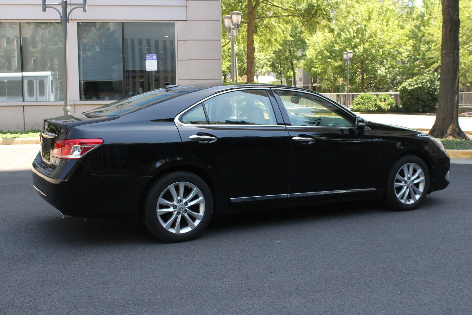 Used 2010 Lexus ES 350 FWD image 7