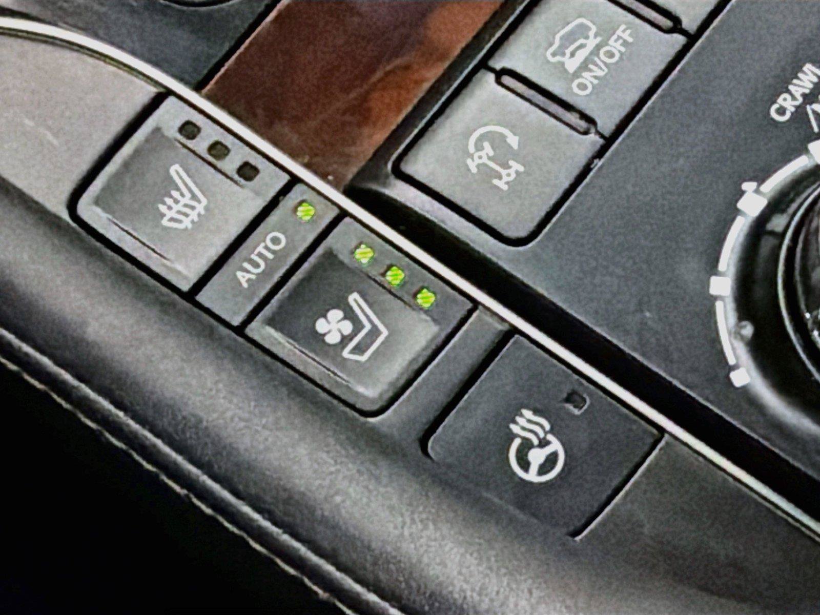 Used 2016 Lexus LX 570 4WD w/ Luxury Package image 20