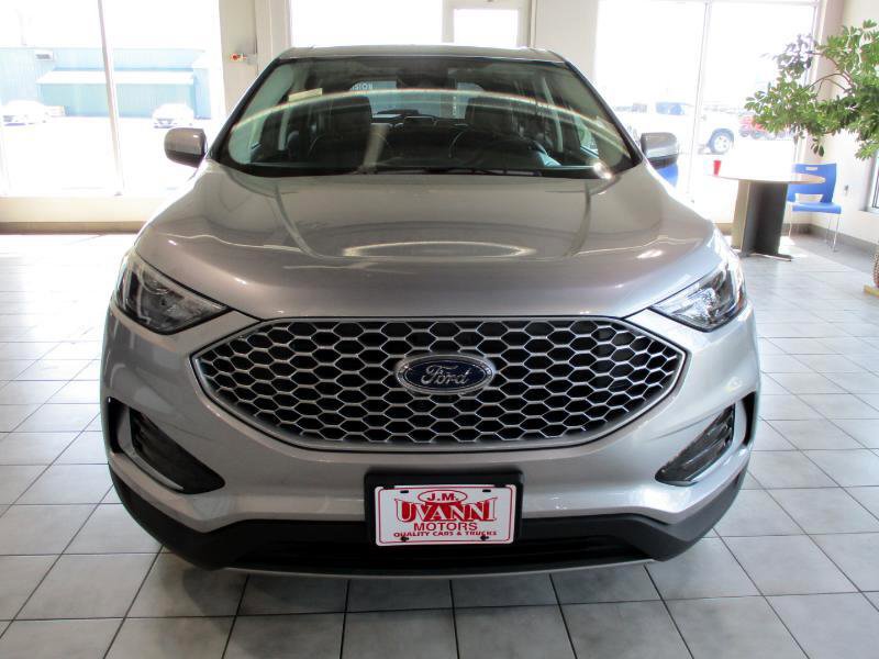 Used 2024 Ford Edge SEL image 2