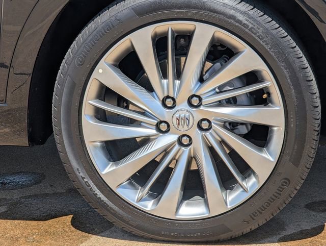 Used 2025 Buick Envision Avenir AWD/4WD image 9