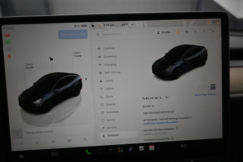 Used 2024 Tesla Model Y 2WD image 19