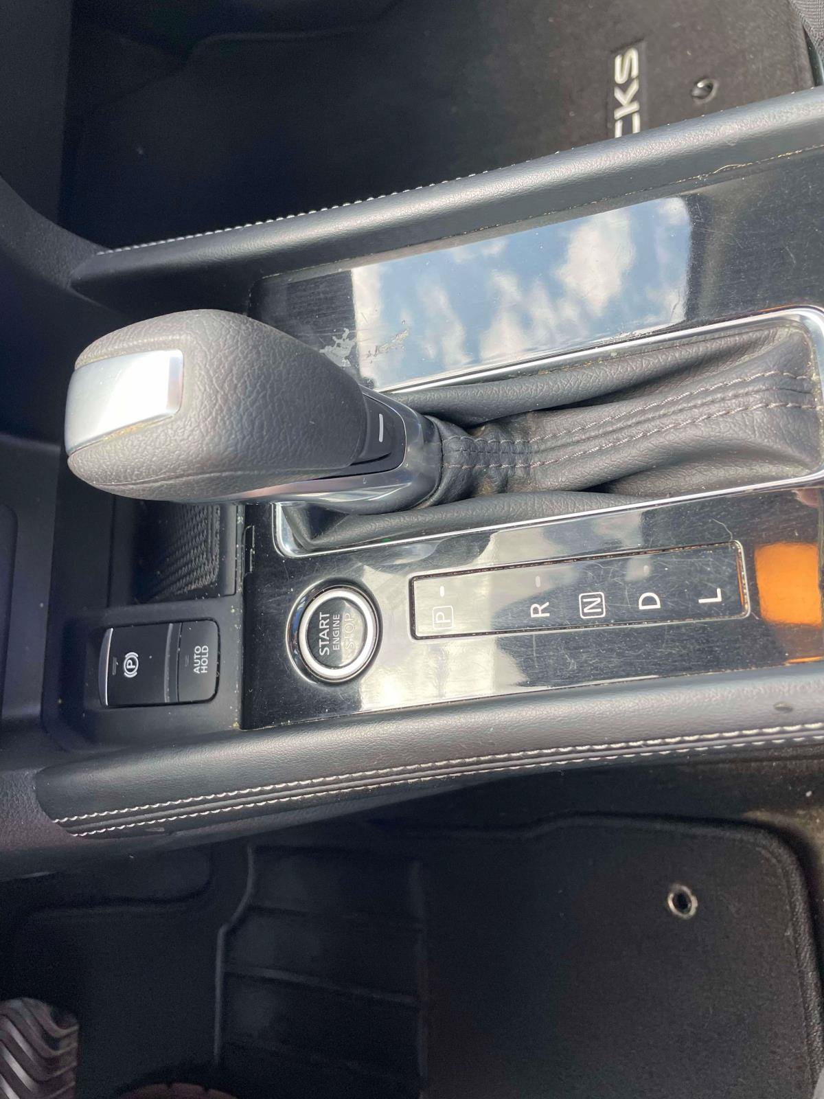 Used 2023 Nissan Kicks SV w/ Interior Electronics Package FWD image 17