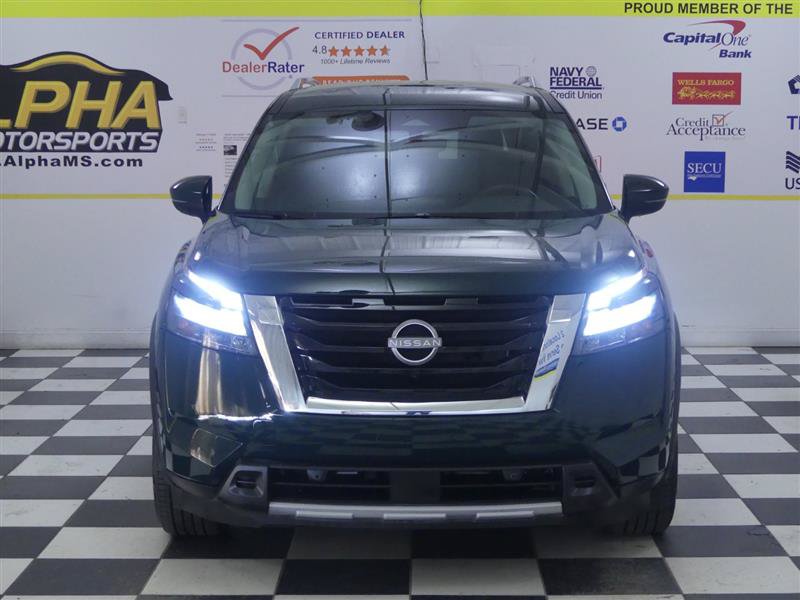 Used 2025 Nissan Pathfinder SL AWD/4WD image 2