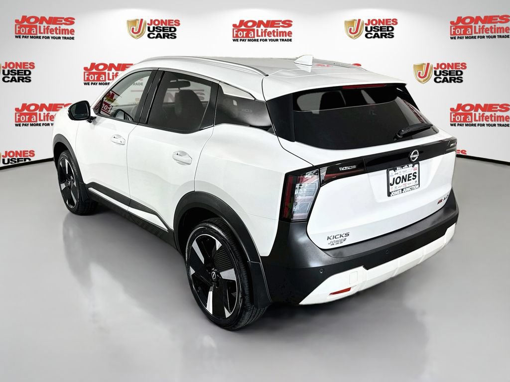 Used 2025 Nissan Kicks SR AWD/4WD image 2