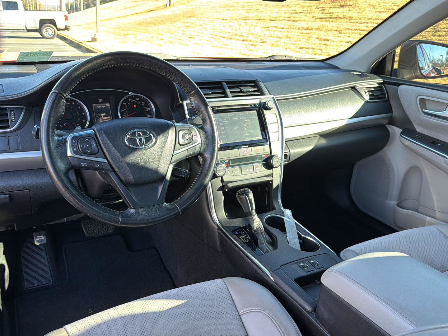 Used 2016 Toyota Camry XSE image 16