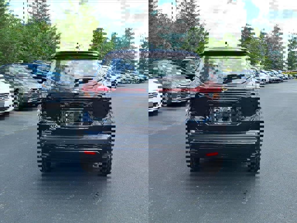 New 2025 Nissan Kicks Play S image 4