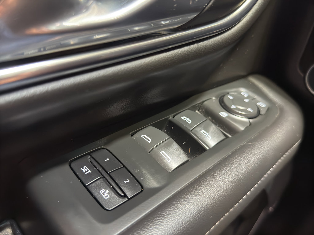 Used 2021 Chevrolet Suburban Z71 image 35