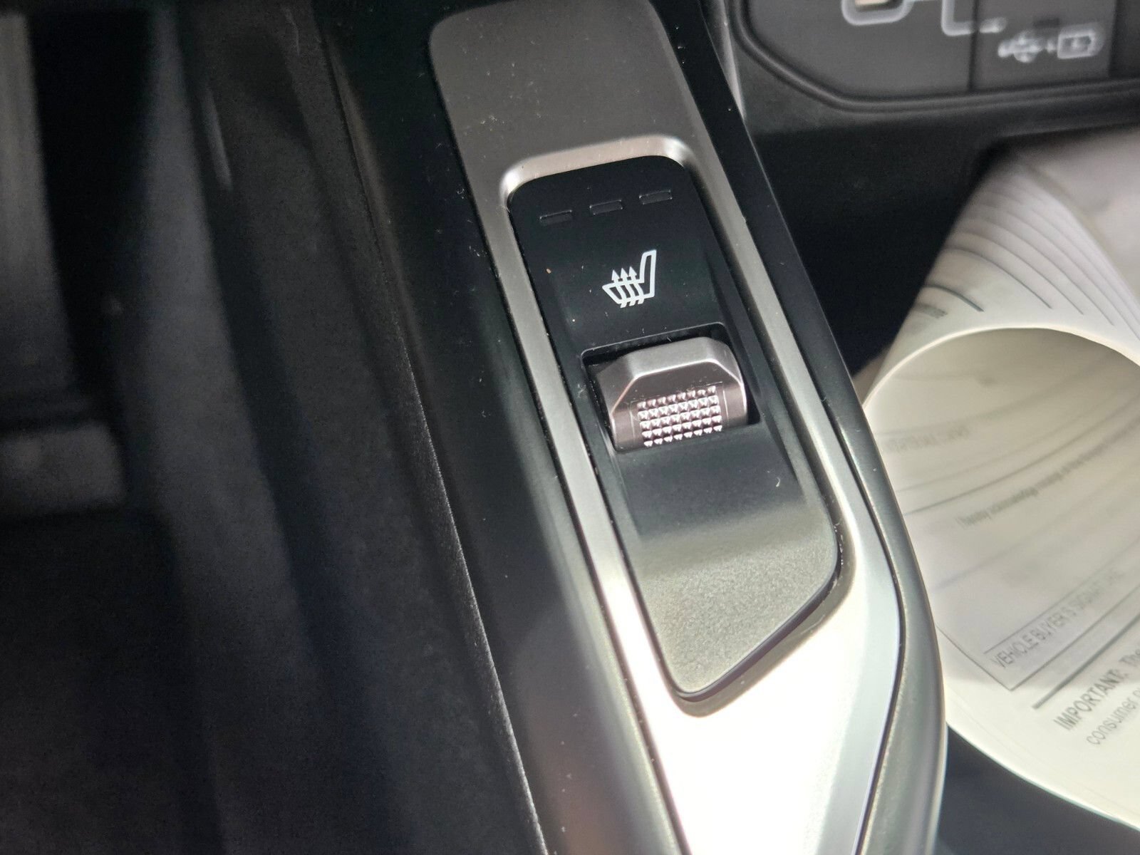 Used 2025 Kia Sorento S FWD image 23