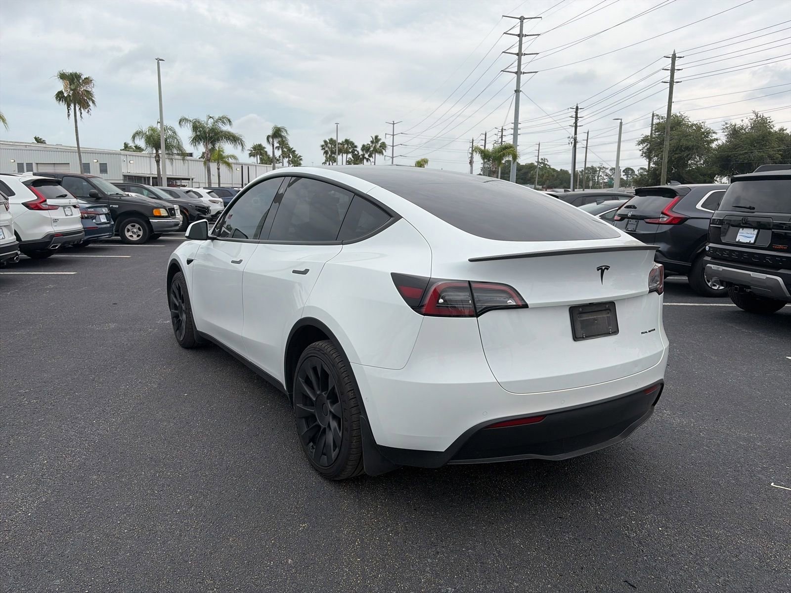 Used 2022 Tesla Model Y Long Range AWD/4WD image 5