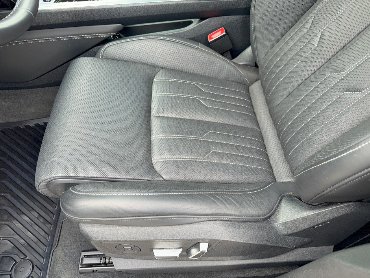 Used 2024 Audi Q8 e-tron Premium Plus w/ Prestige Package AWD/4WD image 16