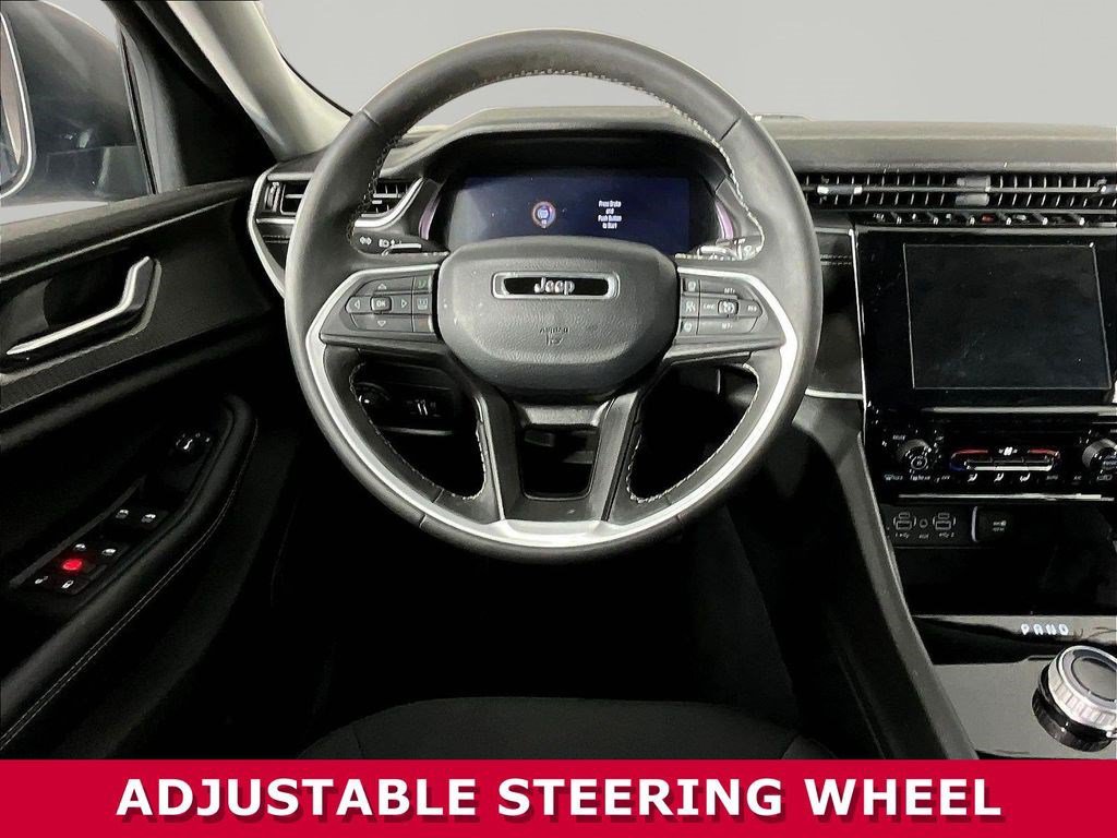 Used 2023 Jeep Grand Cherokee Laredo AWD/4WD image 8