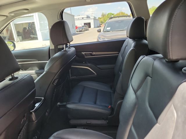 Used 2025 Kia Telluride S FWD image 29