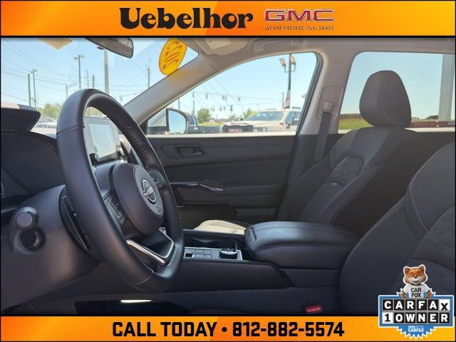 Used 2025 Nissan Pathfinder SV AWD/4WD image 25