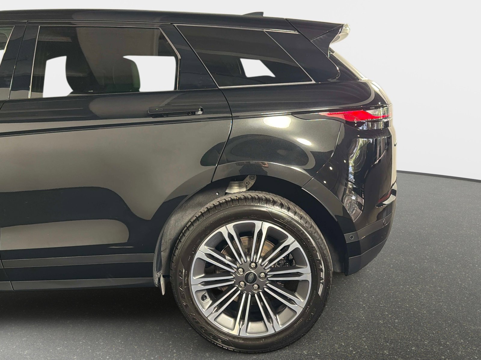 Used 2026 Land Rover Range Rover Evoque S image 14