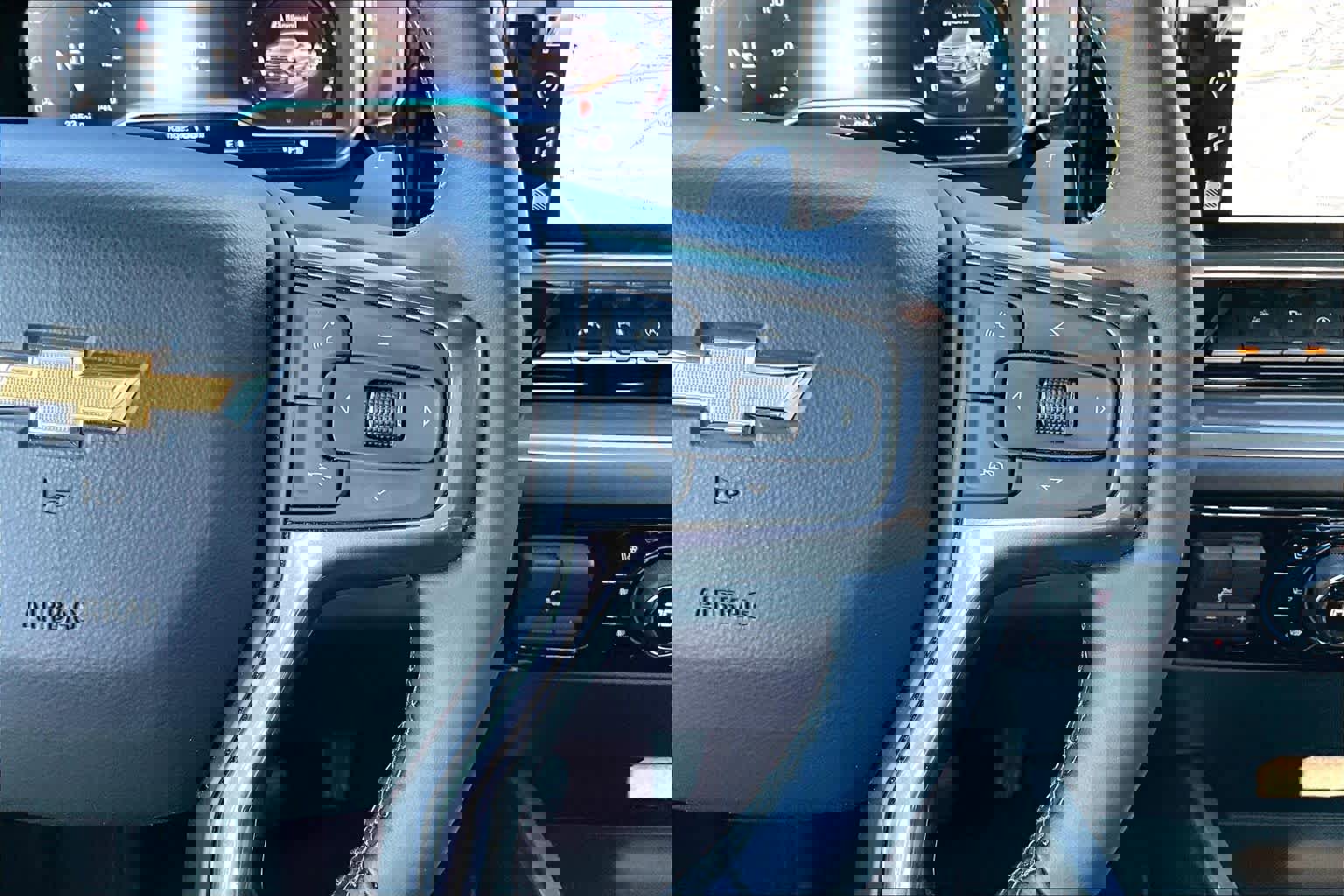 Used 2025 Chevrolet Silverado 1500 High Country w/ Technology Package AWD/4WD image 24