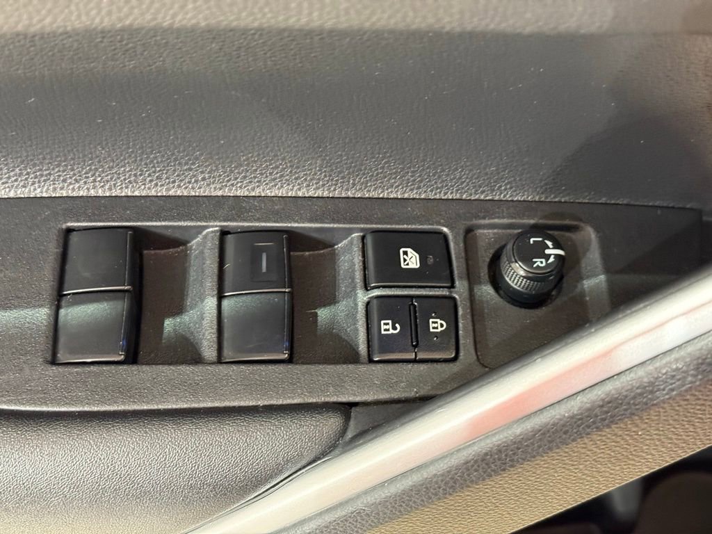 Certified 2023 Toyota Corolla Cross XLE image 16